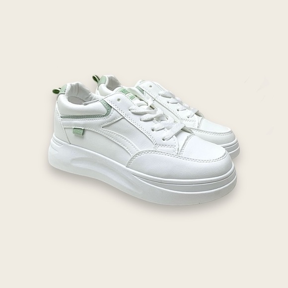 Vance Women’s Sneaker 8 New - Picture 1 of 6